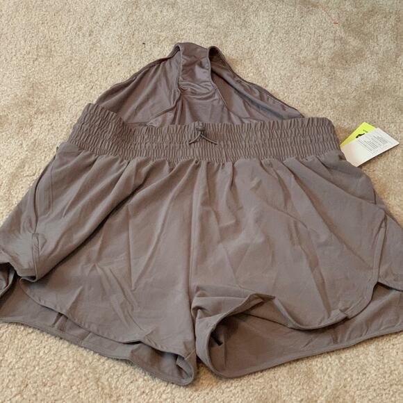 All in Motion Women Athletic Shorts with Built in Brief Size M NWT - Picture 3 of 9